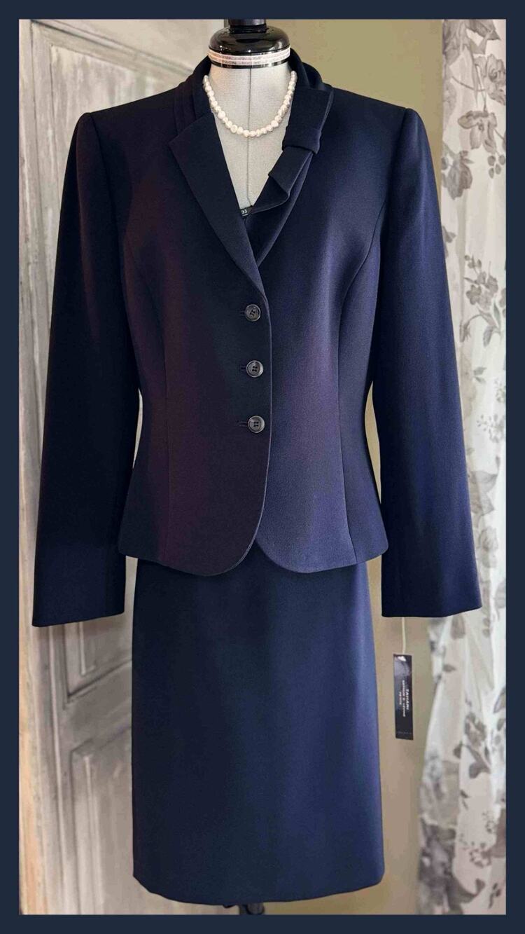 Tahari Arthur S. Levine Petite 8P Blazer Skirt Suit Navy Blue 2PC w/ Tag